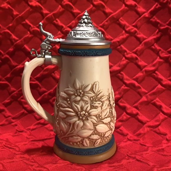 Beer Stein Ornament featuring Santa & Elf - Picture 3 of 7